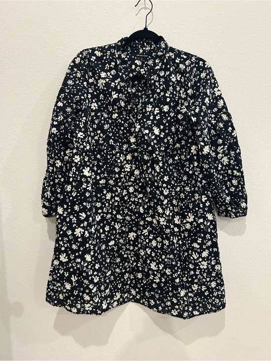 Who What Wear Dresses & Skirts - Who What Wear Black and White Floral mini Dress
